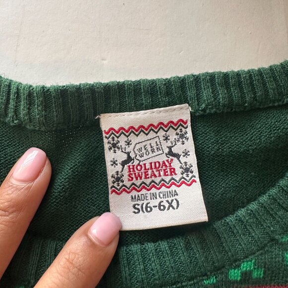 Childrens Holiday Sweater With Sequin Flip Naughty/Nice Design Green & Red Size - Picture 4 of 6
